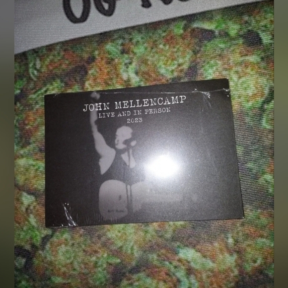 This John Mellencamp Zipper Pouch + Hardcover Notebook + TOUR Postcard Set 2023 - Picture 4 of 6